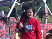 Senyum Manis Gadis Jagoan Offroad