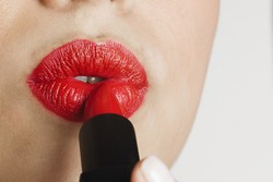 Pramugari Turkish Airlines Akhirnya Boleh Berlipstik Merah