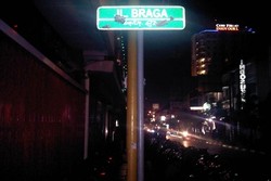 Susuri Jalan Braga, Cara Beda Liburan di Bandung