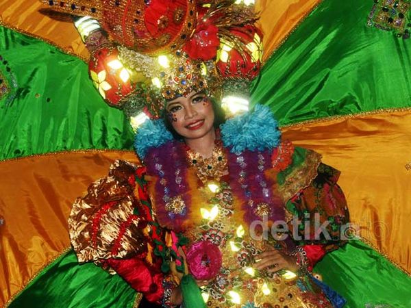 Gading Nite Carnival Berlangsung Meriah