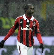 Milan Cari Bek di Bursa Transfer Musim Panas