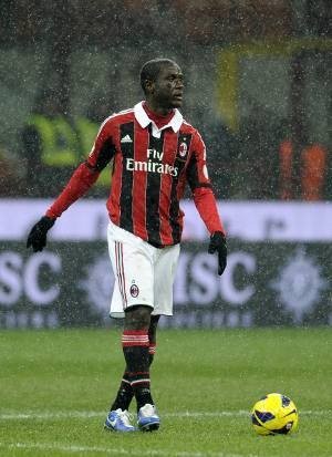 Milan Cari Bek di Bursa Transfer Musim Panas Milan Cari Bek di Bursa Transfer Musim Panas