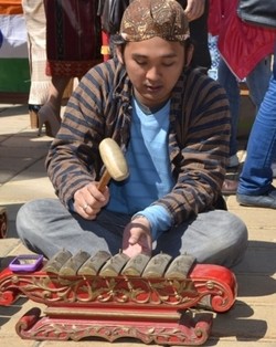 Gamelan Meriahkan Pesta Kemenangan di Universitas Moskow