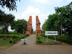 Wisata Sejarah ke Majapahit