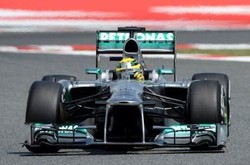 Rosberg Pole, Mercedes Start Satu-Dua