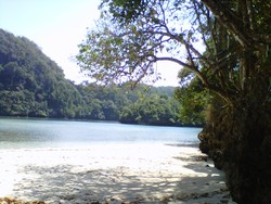Sendang Biru, Satu Lagi Pantai Cantik di Jawa Timur