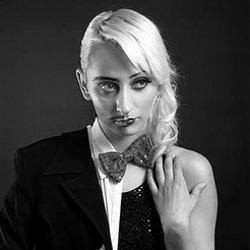 Selebriti-selebriti Pria yang Sukses Memerankan Banci