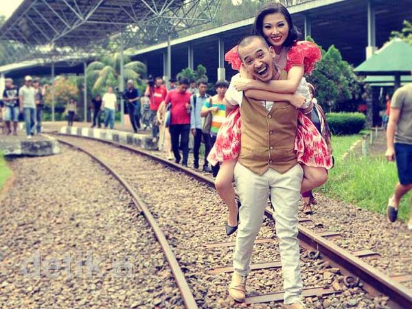 Ruben Onsu & Wenda Tan Makin Mesra