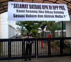 Kurang Penyidik, KPK Tunda Eksekusi Mobil Mewah Luthfi Hasan