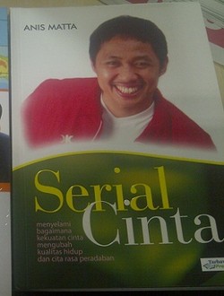 Penuhi Panggilan Penyidik, Anis Matta Bagi-bagi Buku di KPK