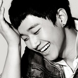 Jatuh Saat Belajar Akrobat, Junho 2PM Cedera Tulang Punggung