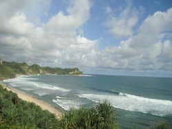 Pantai Nampu, Si Putih Cantik dari Wonogiri