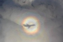 Traveling Naik Pesawat, Siap-siap Lihat Fenomena Aneh Ini