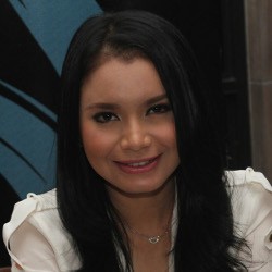 Terganjal Anak, Rossa Belum Pikirkan Go International