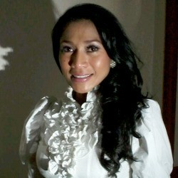 Permohonan Cerai Dikabulkan, Anne J Cotto Menangis
