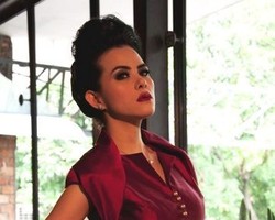 Angel Lelga, Sembilan Tahun Setia pada Tas Hermes