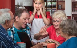 Demi Lindungi Pendengaran, Tak Boleh Berisik Saat Bersantap di Restoran