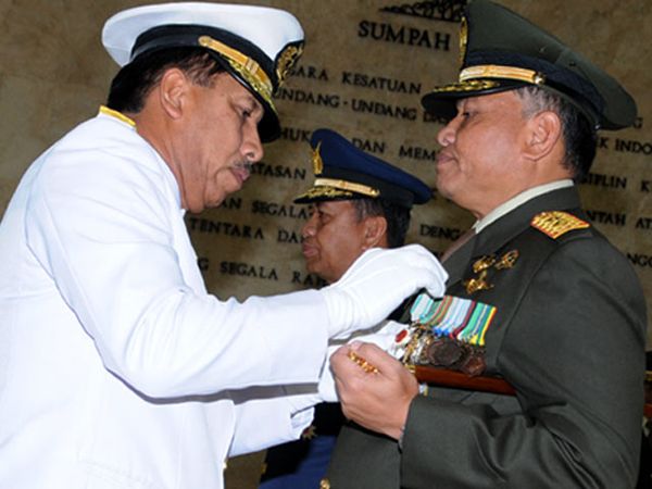 63 Pati TNI Terima Tanda Kehormatan