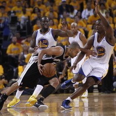 Kalahkan Spurs Lewat OT, Warriors Samakan Skor