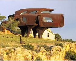 10 Rumah Aneh Tapi Nyata! Berbentuk Kerang Hingga Toilet