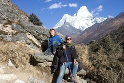 Ibu Ini Mendaki Everest Bersama Anak Umur 12 Tahun