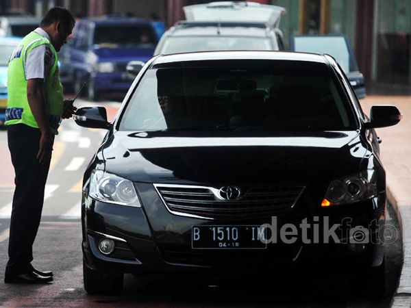 Parkir Liar Masih Marak di Bandara Soetta