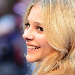 Chloe Moretz Siap Adu Akting dengan Denzel Washington