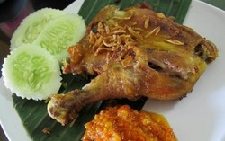 Wangi Gurih Meresap Ayam Goreng Jawa dan Betawi