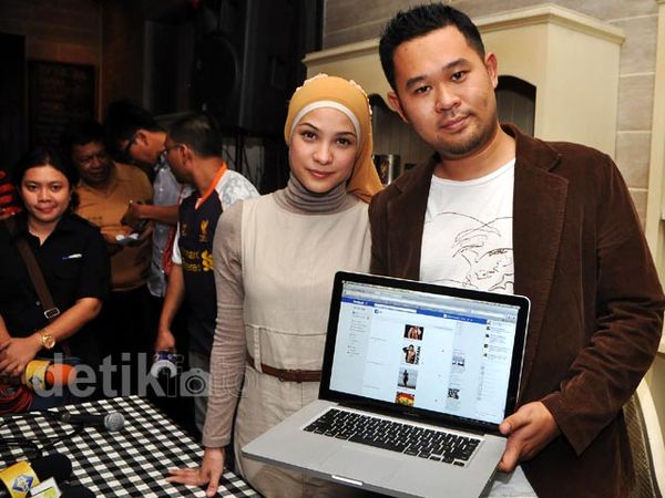 Facebook Di-hack, Rachel Maryam Gelar Jumpa Pers