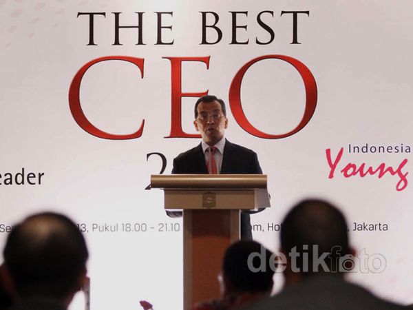 Emirsyah Satar Raih Best The Best CEO 2013 Emirsyah Satar Raih Best The Best CEO 2013