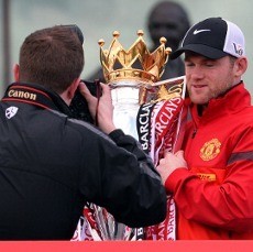 Yorke Sayangkan Adanya Suporter MU yang Cemooh Rooney