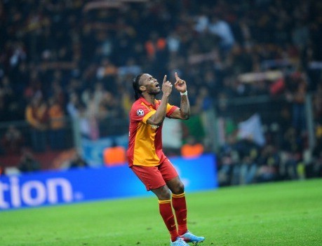 Serang Balik Suporter Rasialis, Drogba Gunakan Facebook & Instagram