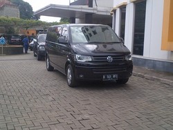 PKS Sengaja Pompa Lagi Ban Mobil yang Kempes untuk Mudahkan KPK