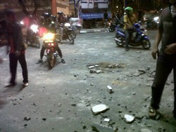 Polisi Biarkan Warga Saling Lempar dengan Mahasiswa Nommensen