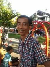 Reza Jokowi Dipanggil Jokowow, Jadi Seleb Foto Saat Weekend
