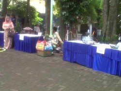 Stand Makanan Gratis Ramaikan Pelantikan Wali Kota Jaksel di Setu Babakan