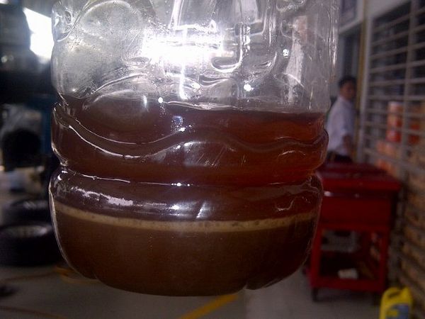 Begini Rupa Solar Jelek yang Mengendap di Tangki Mobil