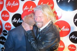 Richard Branson Akan Kirim Bos AirAsia ke Luar Angkasa!