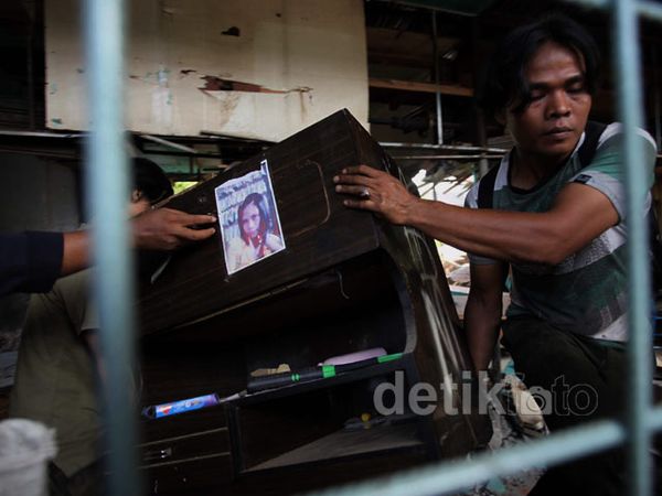 Korban Penggusuran Evakuasi Barang