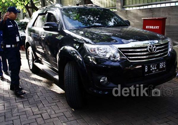 6 Mobil yang Disita di Kantor PKS Tiba di KPK