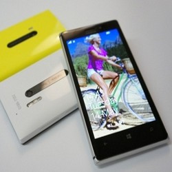 145 Ribu Aplikasi Kawal Duet Maut Lumia