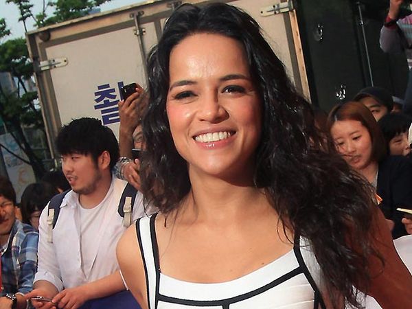 Senyuman Michelle Rodriguez di Premiere Fast & Furious 6