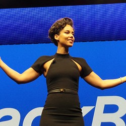 Ketika Alicia Keys Berbicara BlackBerry, Wanita & IT