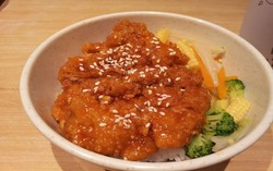 Ada Chicken Volcano di Atas Nasi yang Diracik Sang Panda