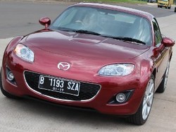 Mazda MX-5 Ingin Cetak Rekor