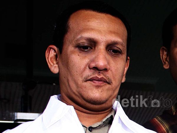 Bupati Mandailing Natal Ditahan KPK