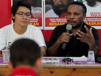 Rumitnya Menyelesaikan Papua