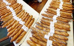 Mau Beli Baguette? Kenali Ciri-ciri Baguette Tradisional Prancis yang Enak!