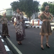 Fashion on the Street Jadi Daya Tarik Majapahit Travel Fair 