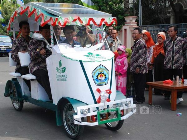 Becak Tenaga Surya Karya SMK Diluncurkan